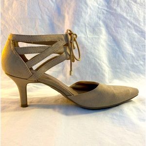 Fiona - Women’s - Kitten Heels - US size 5